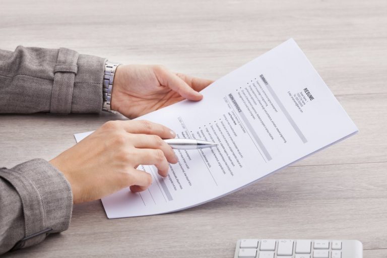 How To Write an Executive Resume (Examples & Guide)